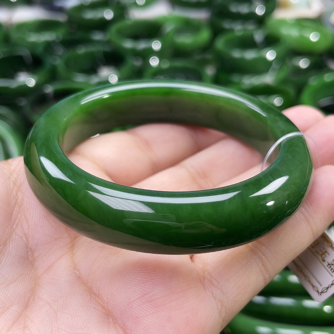 未镶嵌手镯和田玉（碧玉）