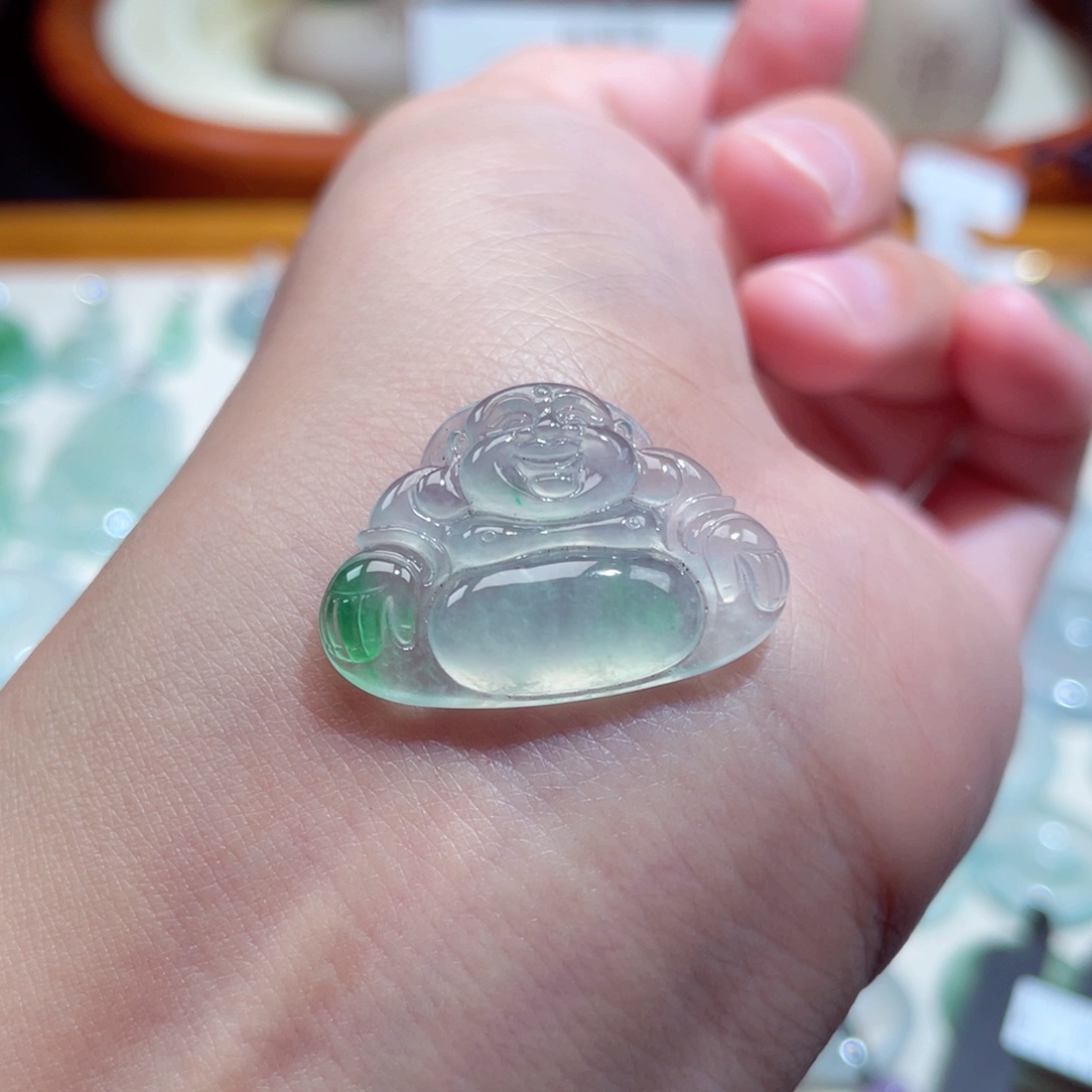 翡翠未镶嵌颈饰佛公