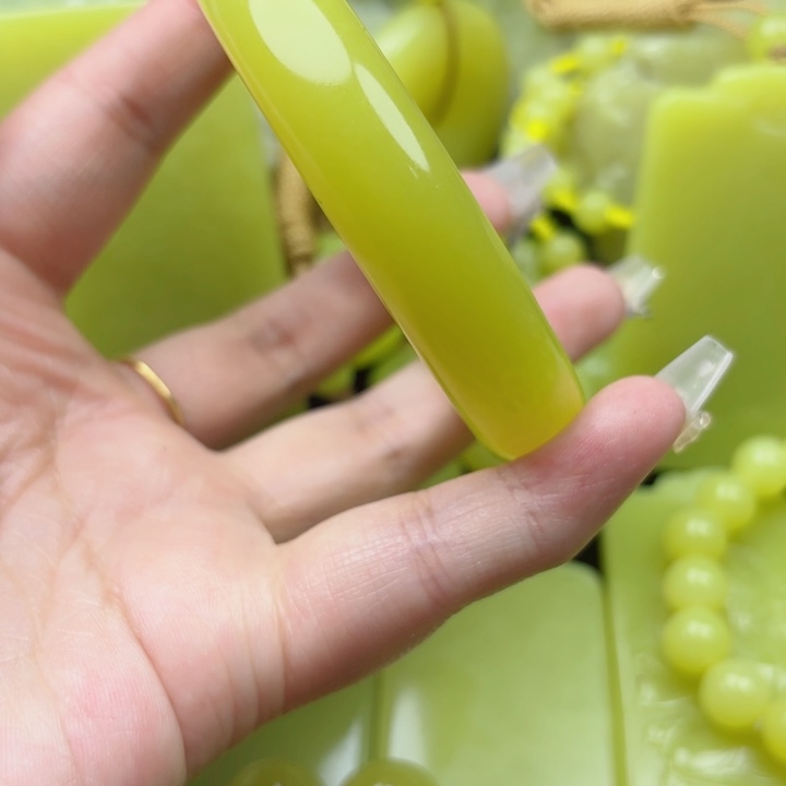 小****布新疆黄玉手镯59