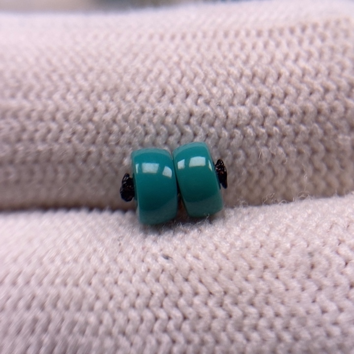 未镶嵌绿松石直切对珠5.6mm福利款AA1037