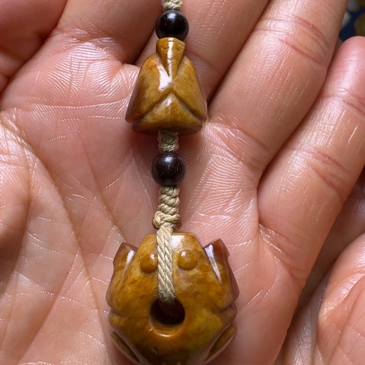 和田玉（糖玉）挂件未镶嵌