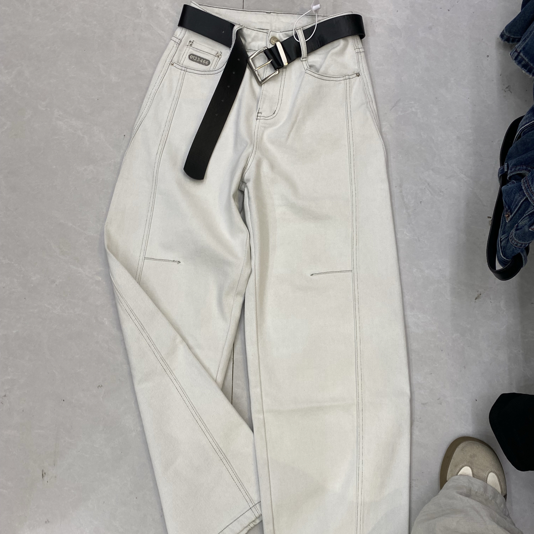 8812米色简单小弯刀裤
