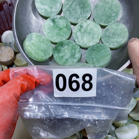 【闪购商品】蛇纹石玉珠宝半成品未镶嵌