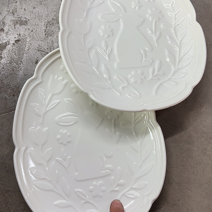 盘微瑕产品介意勿拍……2个兔子
