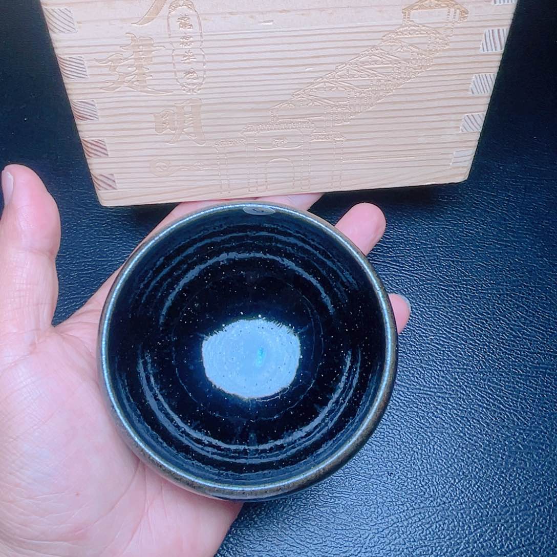 茶盏滴滴答答地响着那一曲旋律