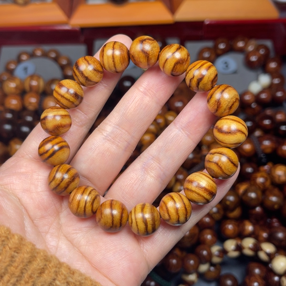 稳***，黄花梨/降香黄檀1.2虎皮