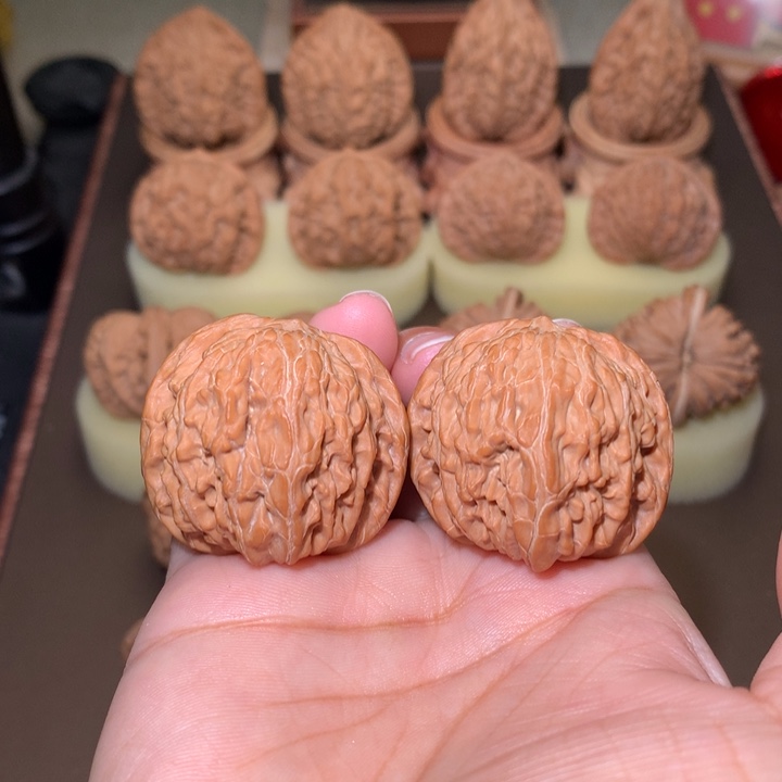 核桃文玩核桃把件磨盘