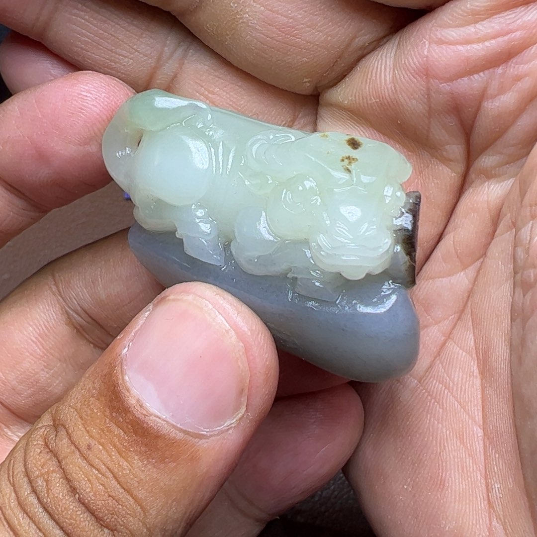 吊坠(不含链)未镶嵌和田玉净*