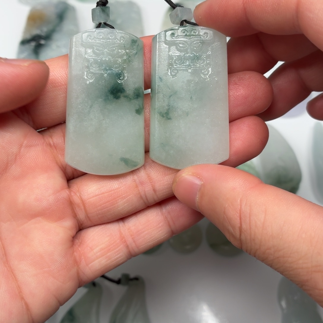 定制翡翠未镶嵌仿古牌一对
