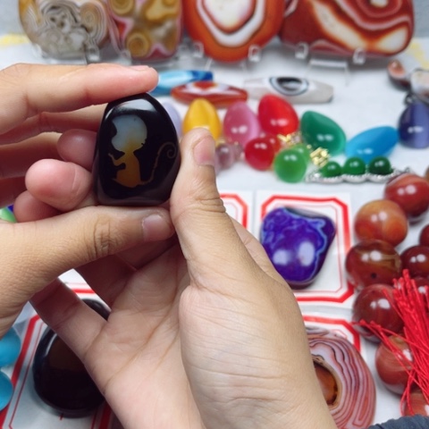 玛瑙/玉髓耳钉未镶嵌