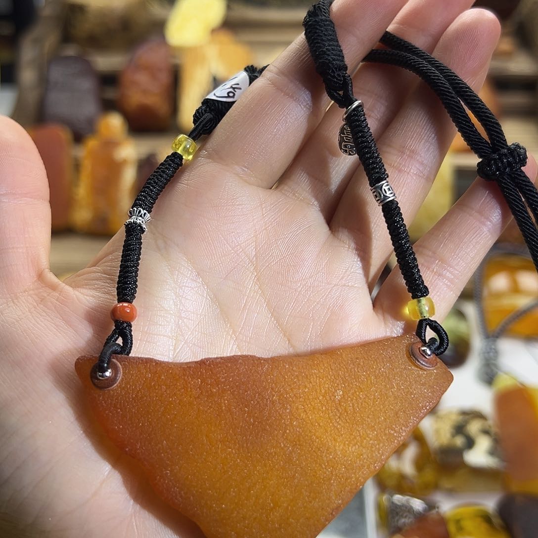 琥珀裸石未镶嵌琥珀