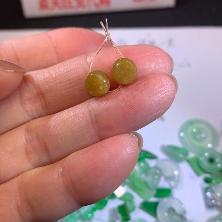 翡翠未镶嵌套链珠子一对