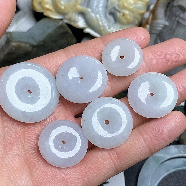 郁****翡翠未镶嵌颈饰天然翡翠