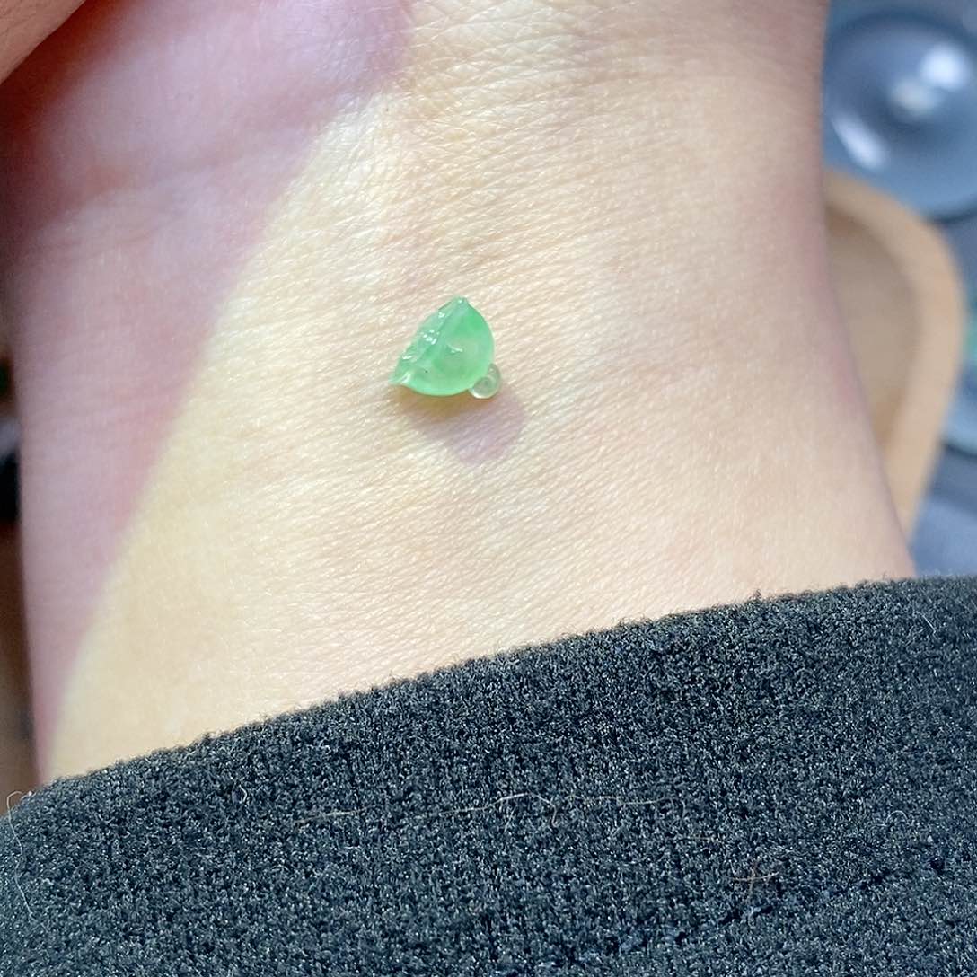 翡翠颈饰未镶嵌加**?翡翠