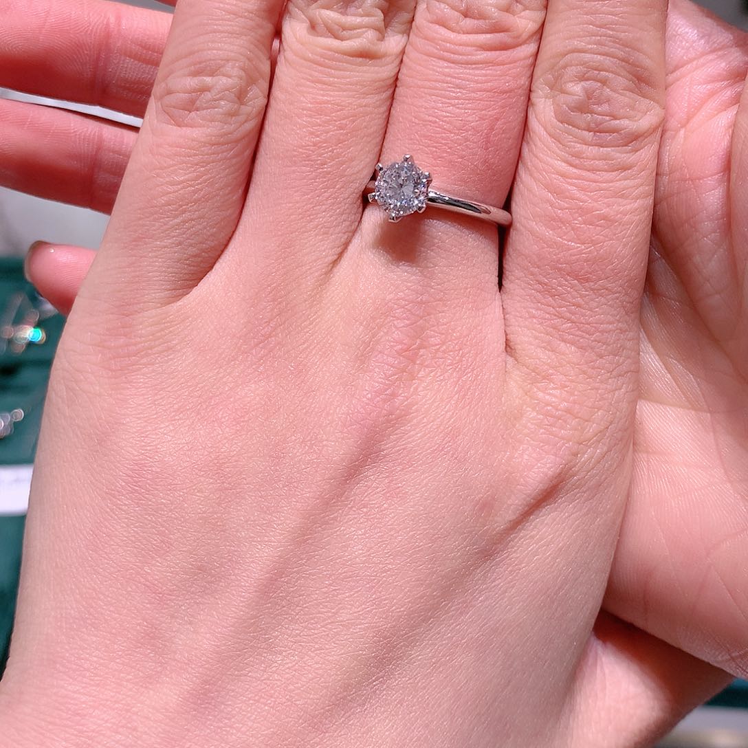 合成钻石18K金镶嵌钻戒14