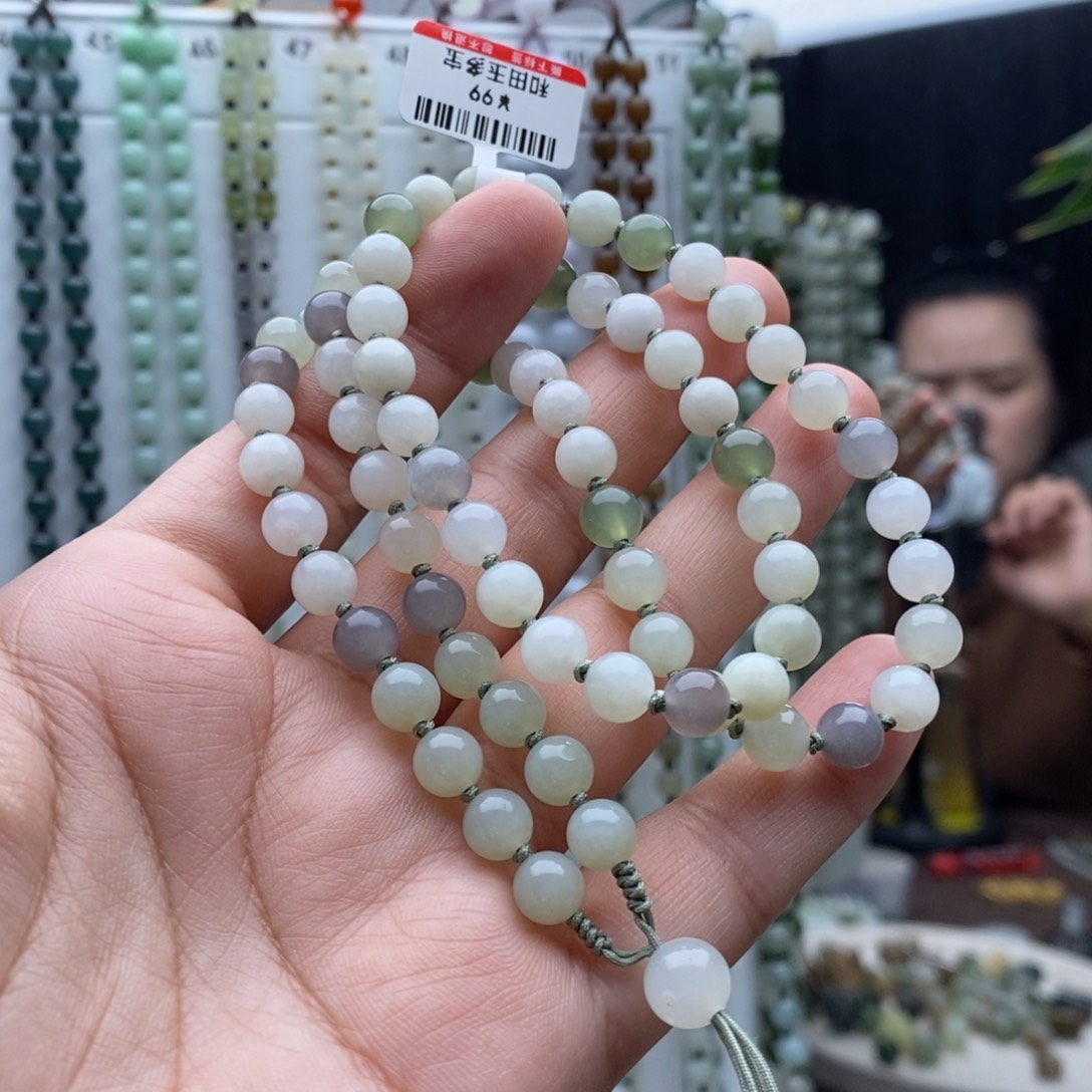 梧***雨和田玉未镶嵌颈饰