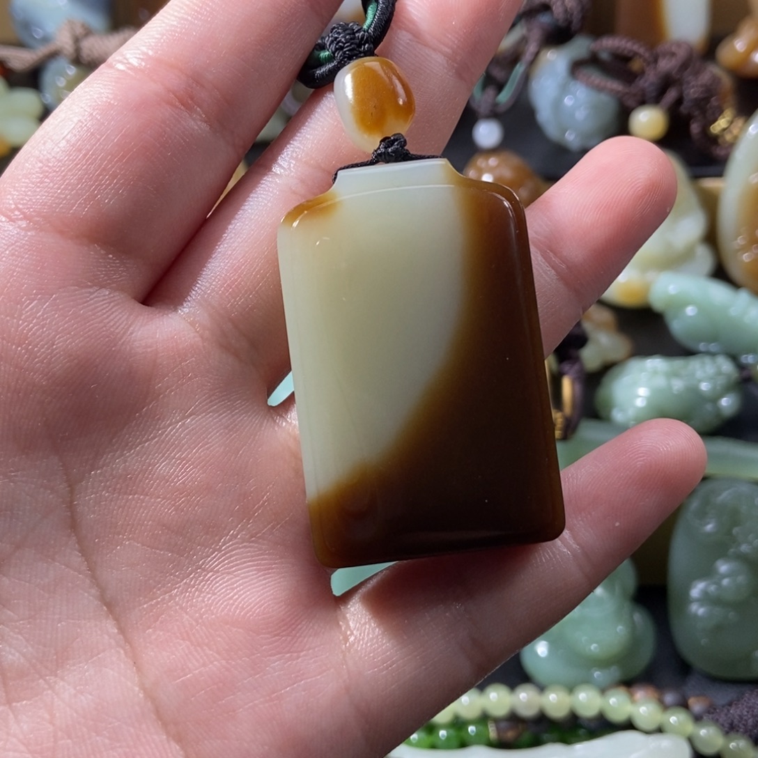 見***山和田玉未镶嵌吊坠(不含链)