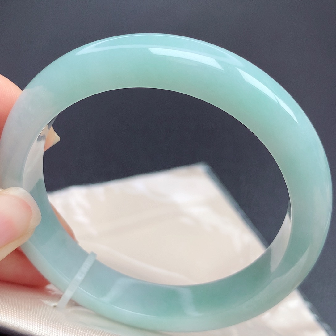 翡翠手镯未镶嵌20n n n n n n n