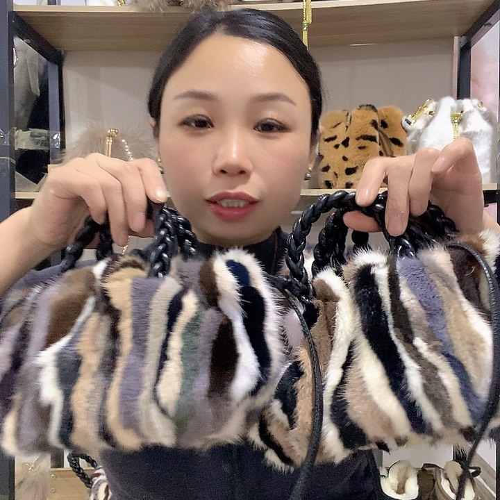 兔皮皮草包包设计搭配