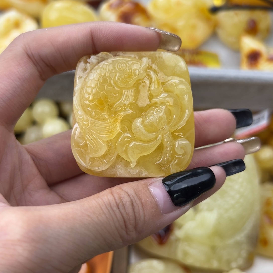 琥珀珠宝奇石未镶嵌