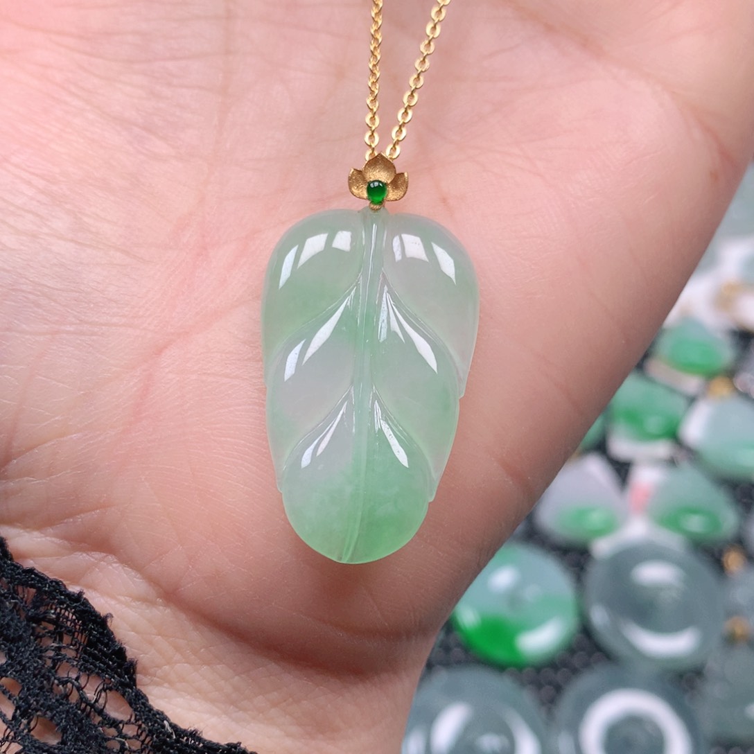 【闪购商品】翡翠吊坠(不含链)18K金镶嵌