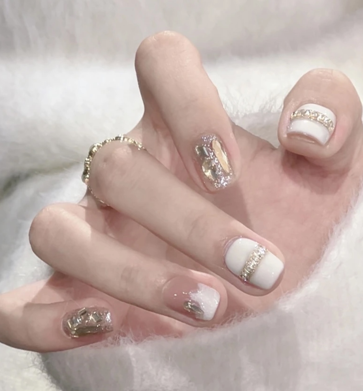 【雪色霜华】新款高品质雪白色带钻秋冬氛围感法式纯手工穿戴甲