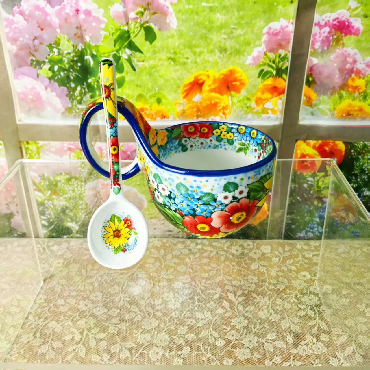 雏菊花园圆口曲把杯 送勺子