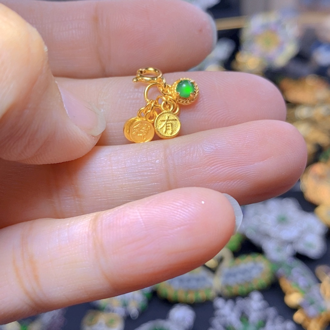 翡翠耳钉银S925镶嵌天然翡翠 