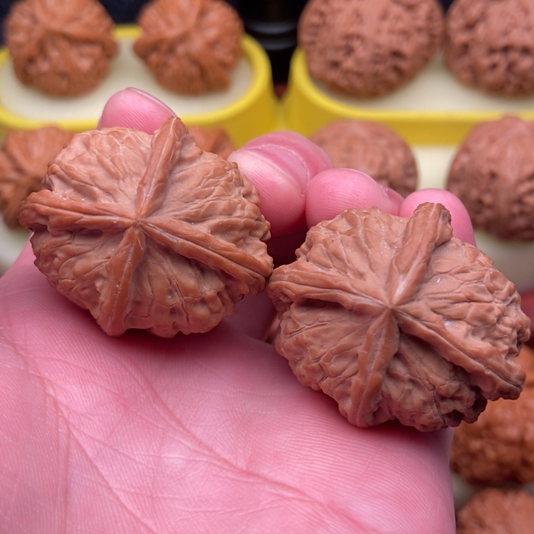 文玩核桃把件金锭元宝四棱38