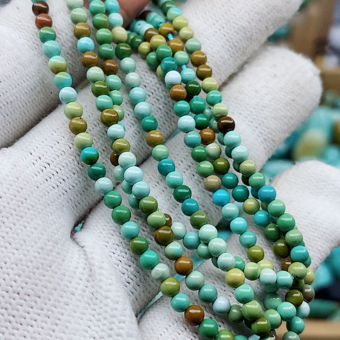 绿松石颈饰未镶嵌