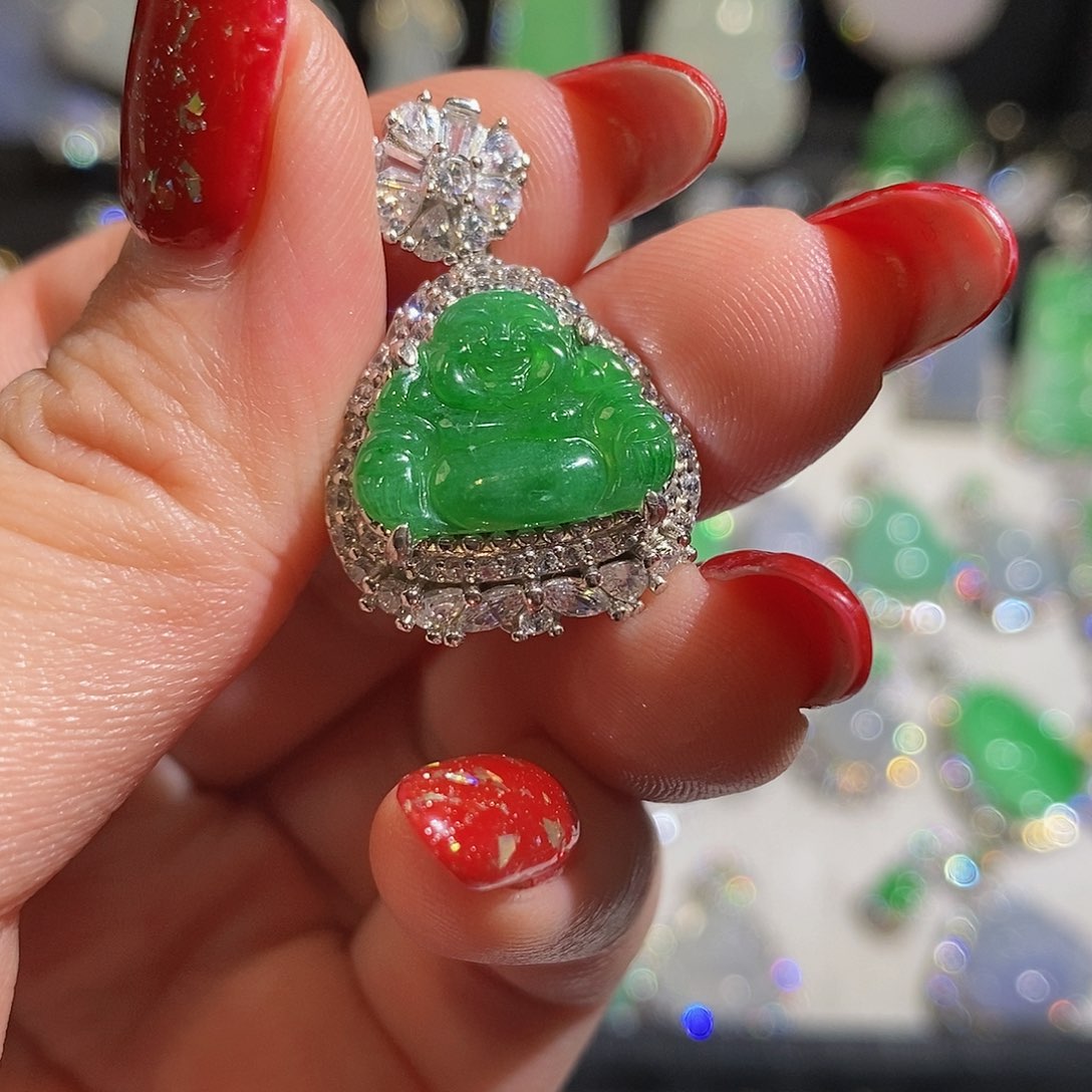 翡翠颈饰银S925镶嵌天然翡翠