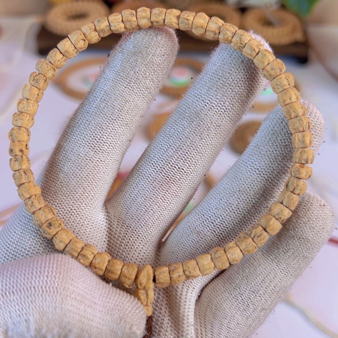 柏香籽/百香籽吊坠莫*