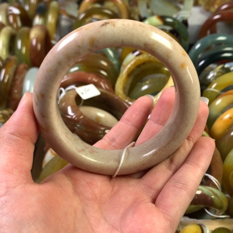 岫玉手镯未镶嵌辽阳粉