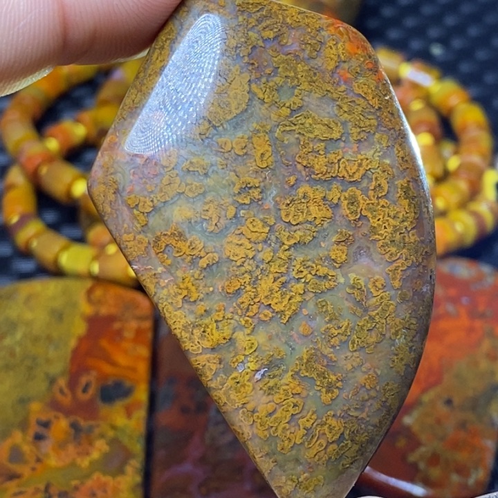 玛瑙/玉髓颈饰未镶嵌