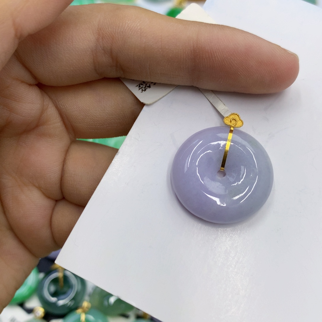 翡翠18K金镶嵌颈饰翡翠