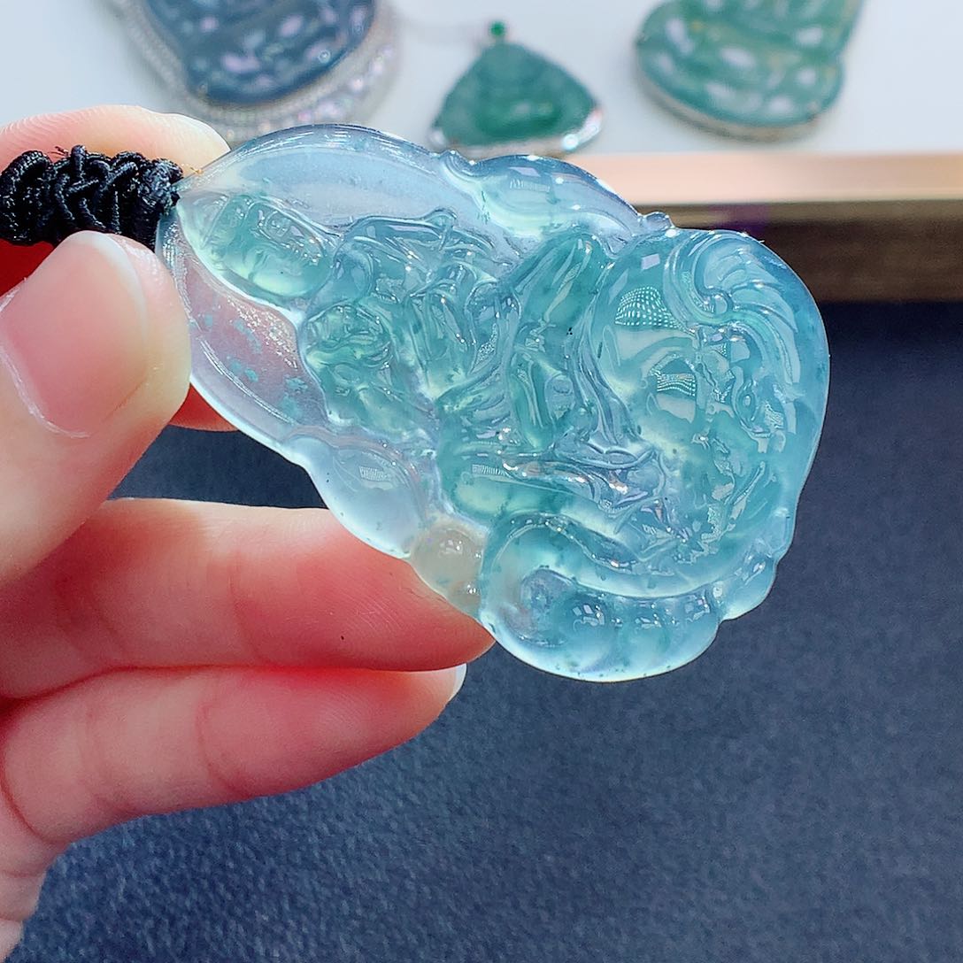 翡翠颈饰未镶嵌翡翠