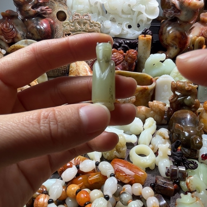 和田玉未镶嵌挂件