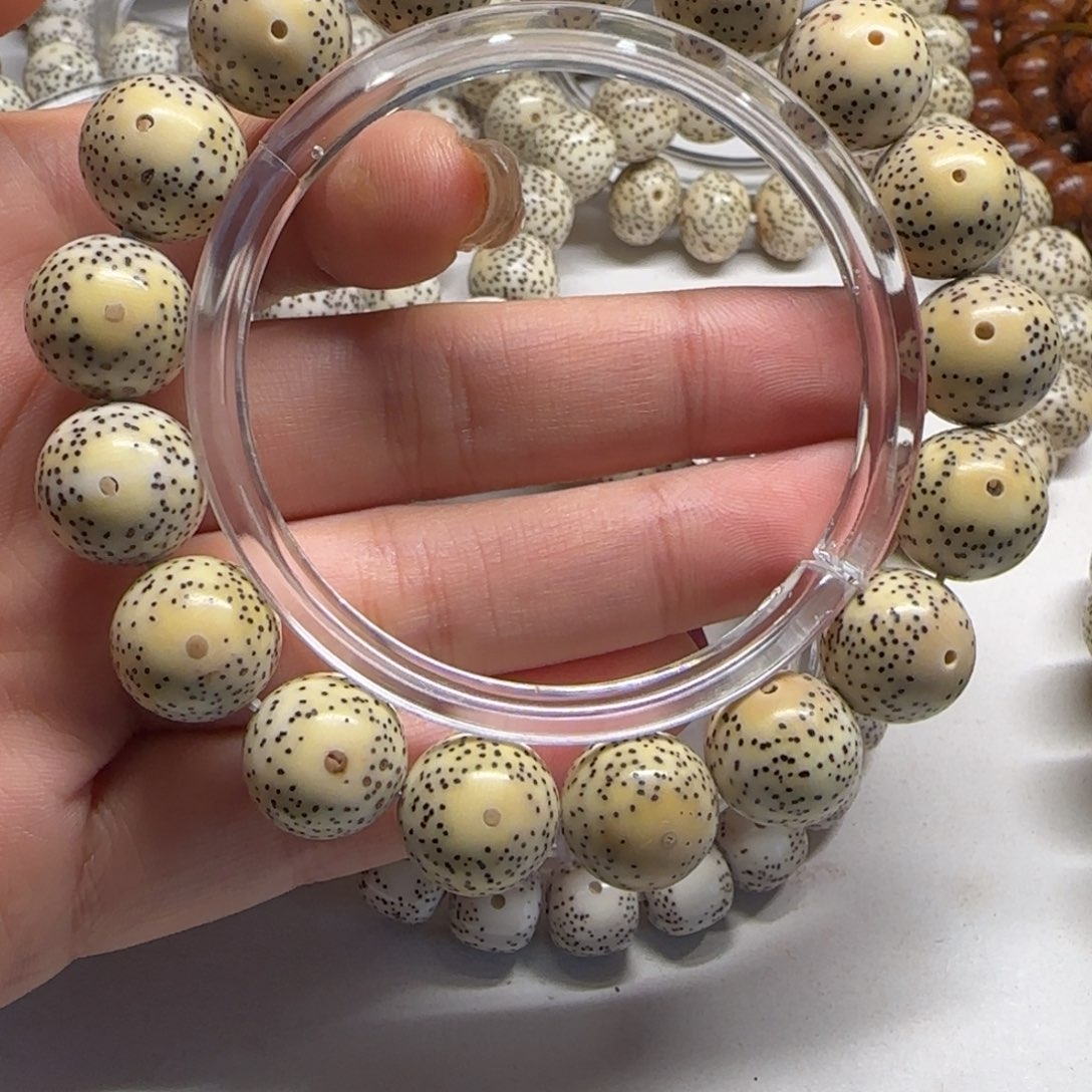 星月菩提吊坠查**朗14圆珠海南原生态