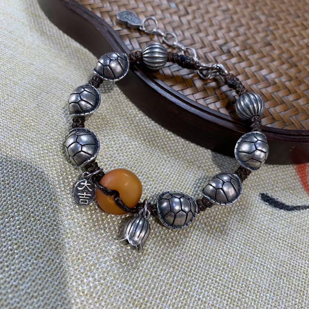 s925复古古法做旧国风民族风手工银百搭天然蜜蜡手串富甲一方397