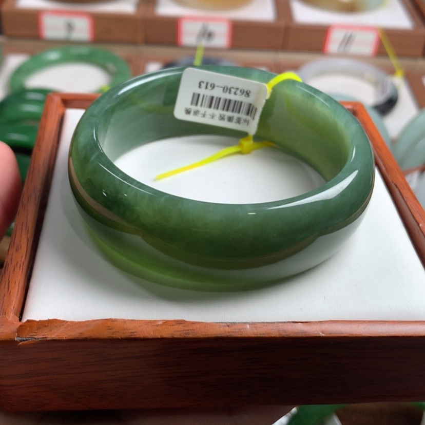 【闪购商品】和田玉手镯未镶嵌60