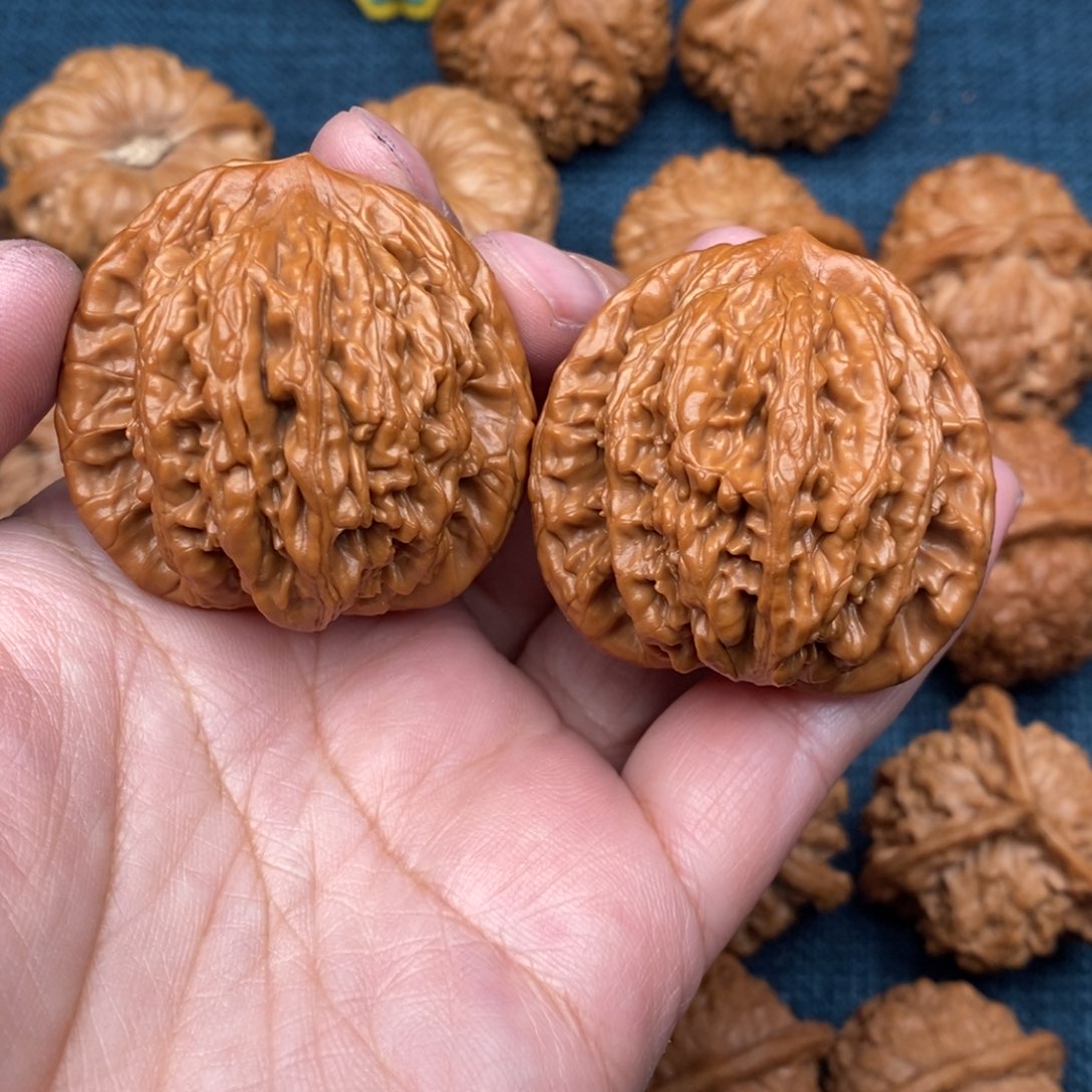 文玩核桃把件42精品麦穗虎头