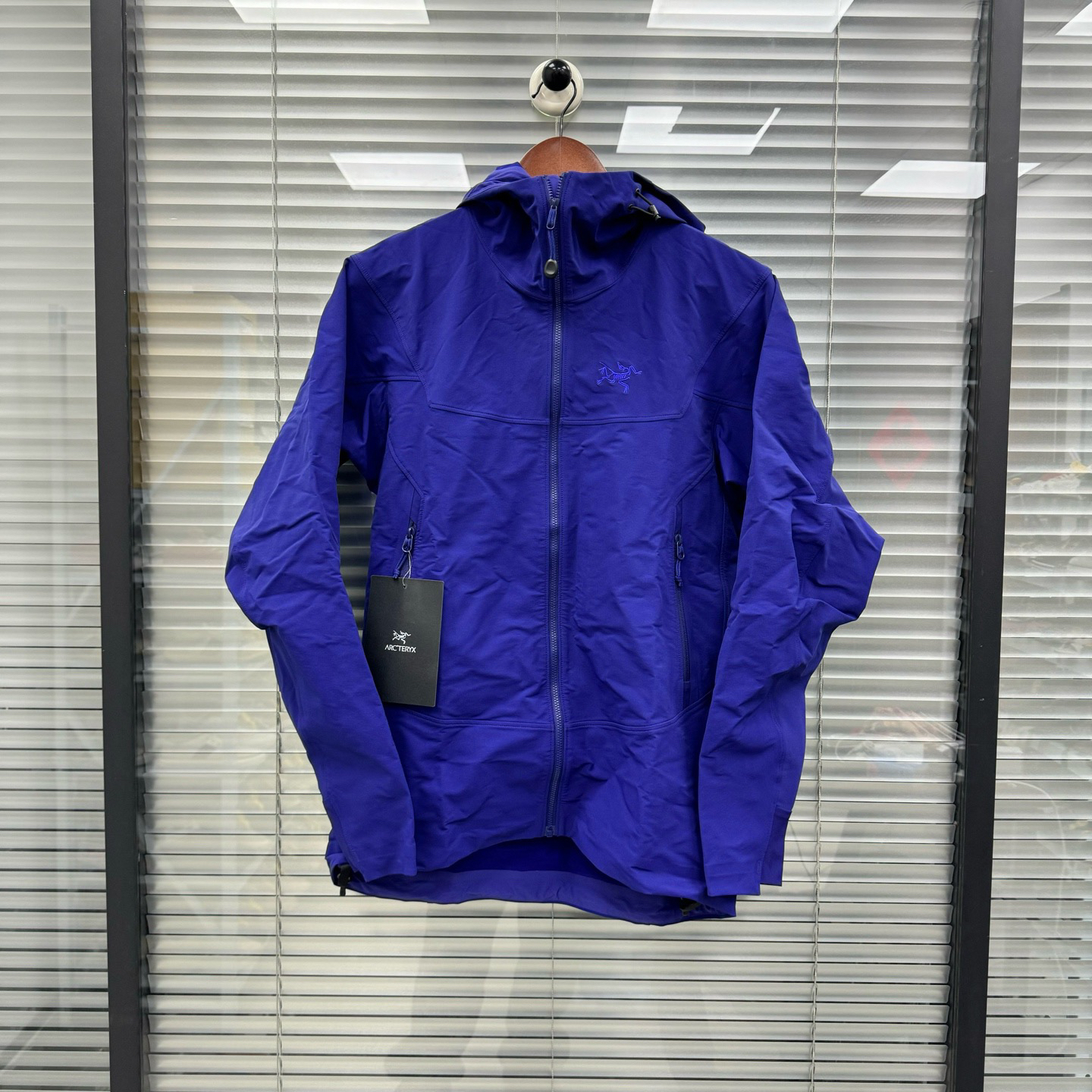 未使用 ARC'TERYX/始祖鸟 S码音速紫全新带吊牌男冲锋衣YI1194