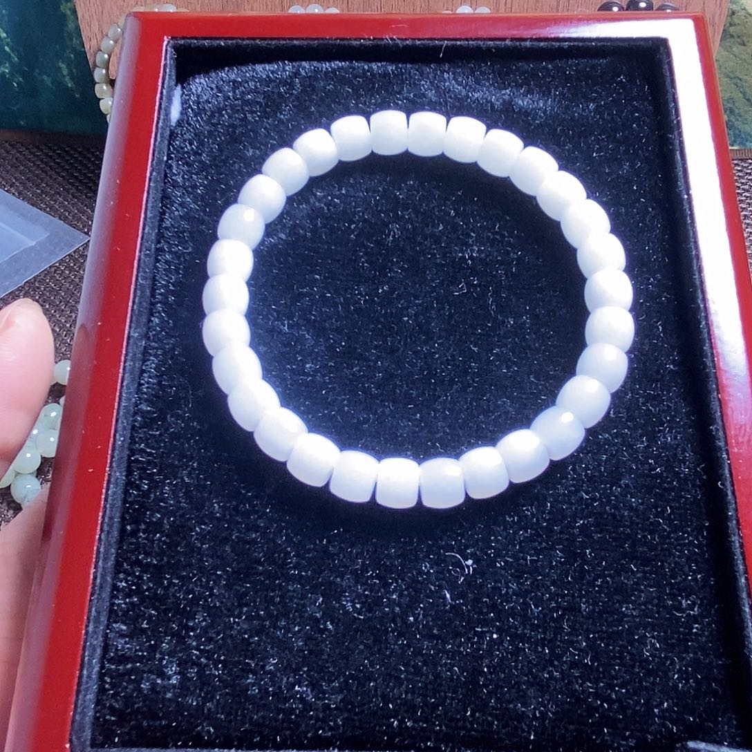 和田玉未镶嵌手串