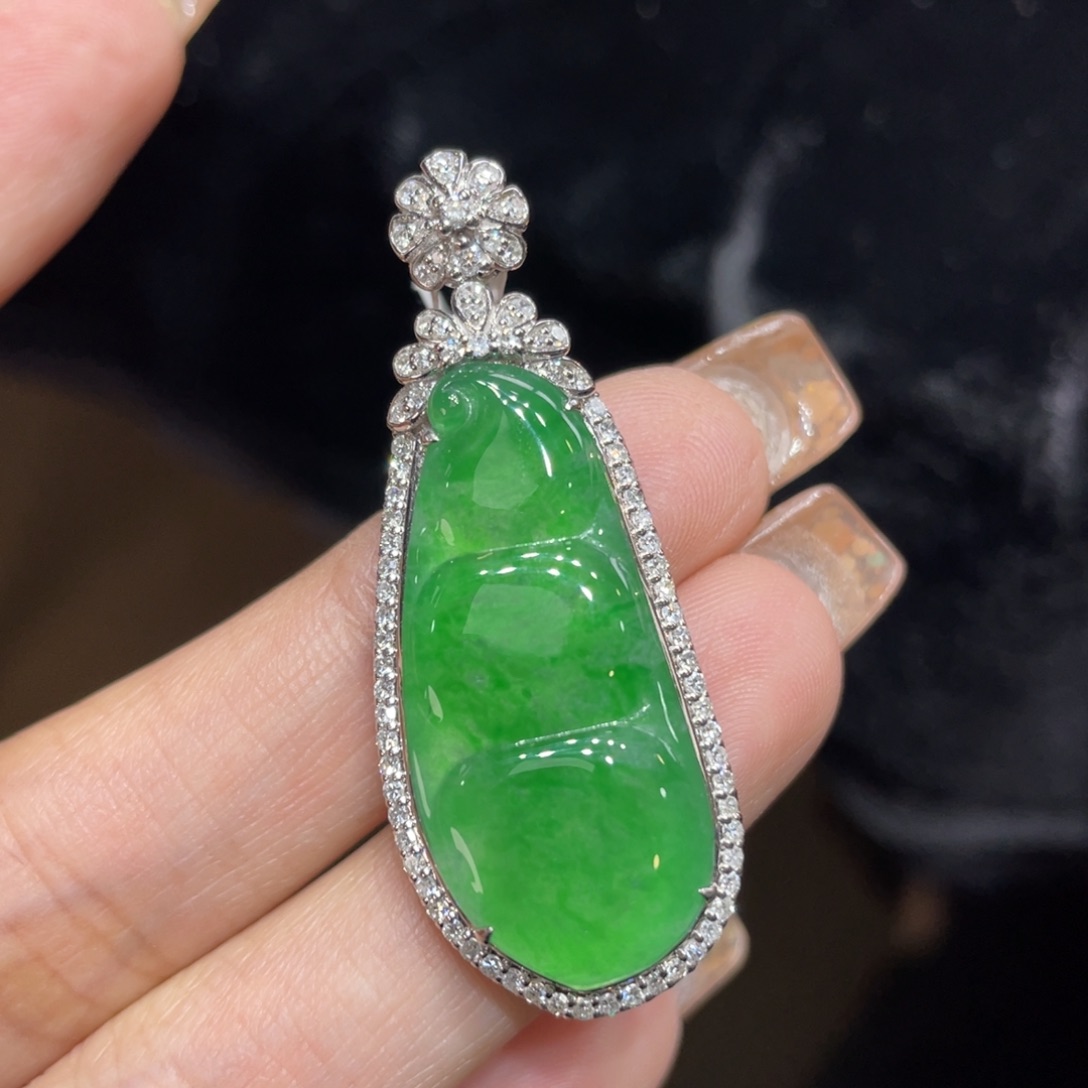 翡翠颈饰18K金镶嵌天然缅甸翡翠