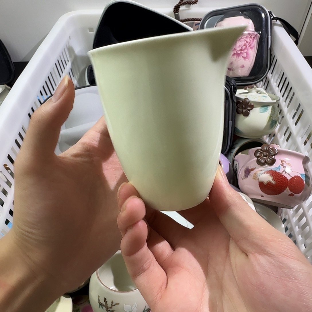 瓷片宝石黄羊脂玉公道杯