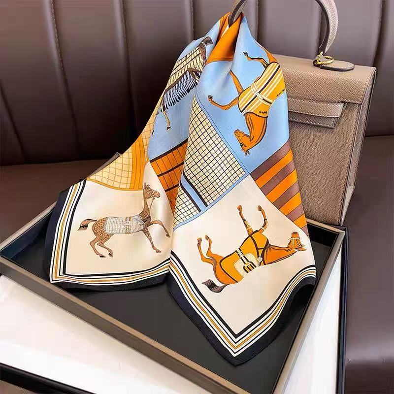 橙色飞马70*70 百搭方巾