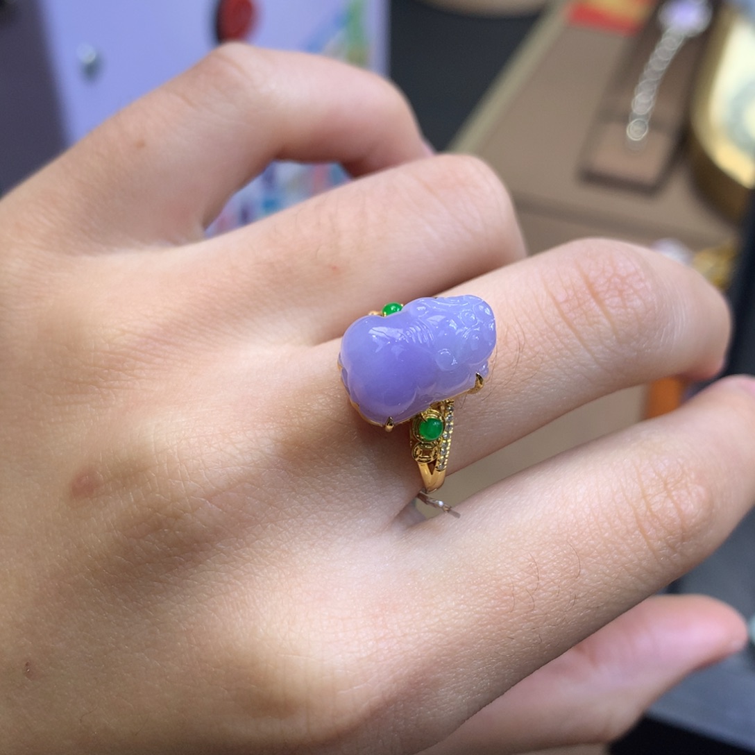 翡翠18K金镶嵌颈饰翡翠