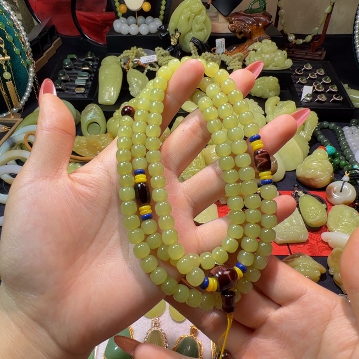 和田玉颈饰未镶嵌