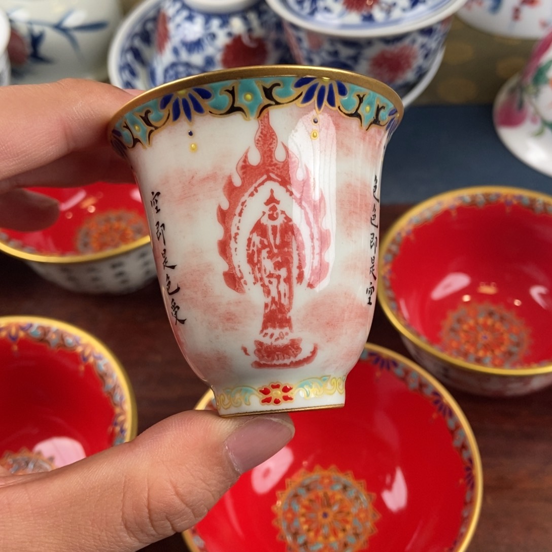 陶瓷艺术家的作品是一种