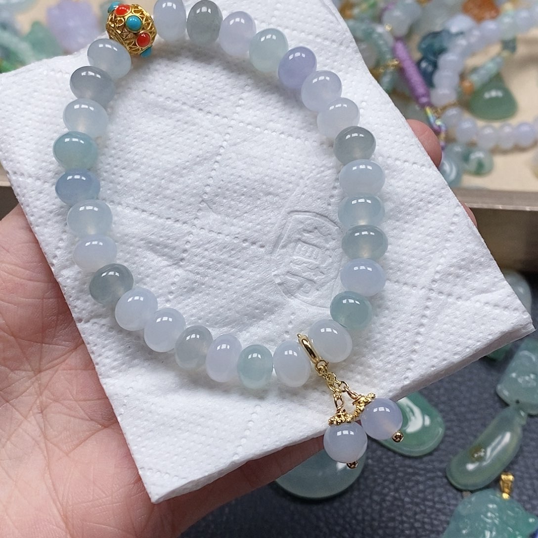 翡翠颈饰未镶嵌筱*闪